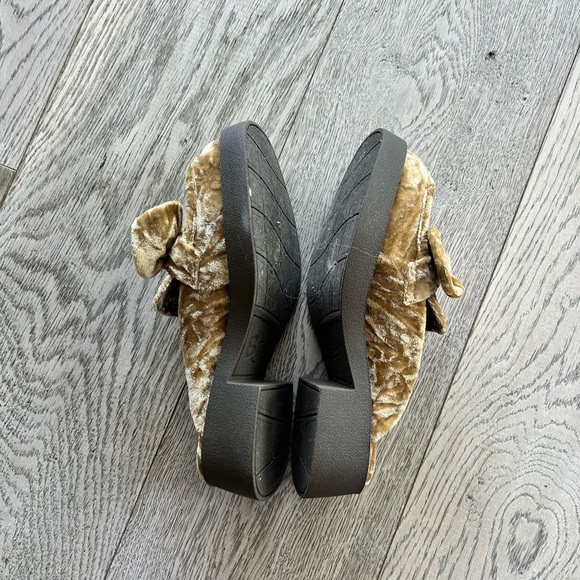 Seychelles Antique Yellow Velvet Mules - Picture 2 of 4